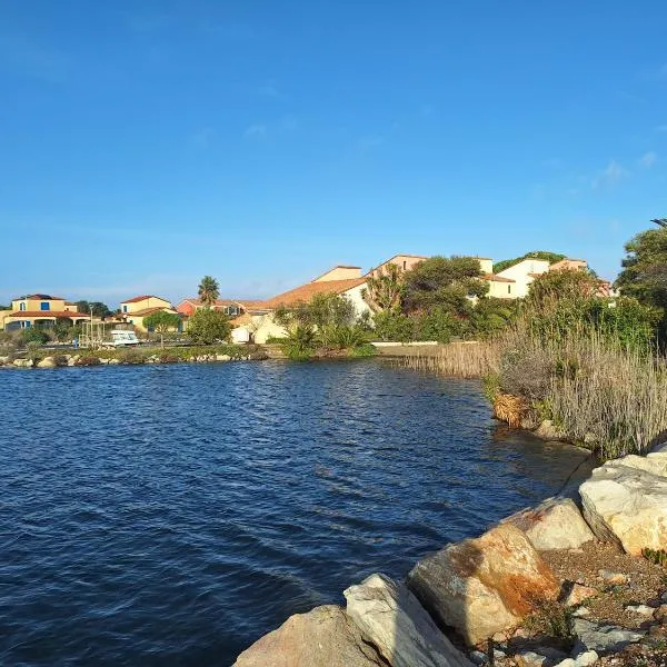 Charmante maison indépendante tout confort dans résidence calme proche mer et étang, Hotel in Le Barcarès