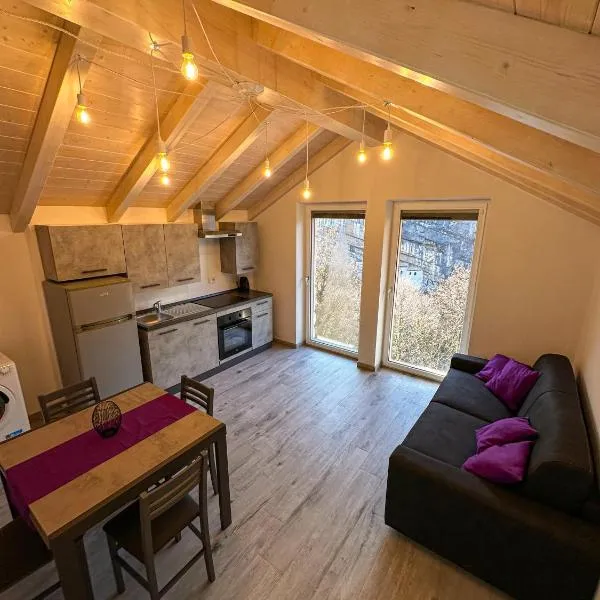Mansarda Vista Eremo di San Colombano, hotel in Rovereto