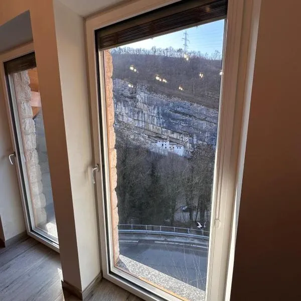 Mansarda Vista Eremo di San Colombano, hotel a Rovereto