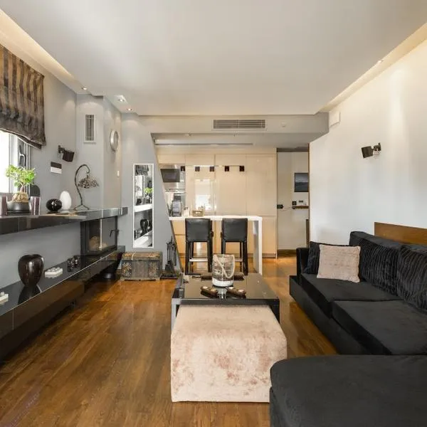 Deluxe boutique suite , jacuzzi, private parking, fireplace, hotel u Solunu