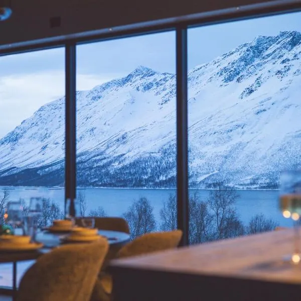 LyNora - A private fjord retreat – hotel w mieście Indre Ravelseidet