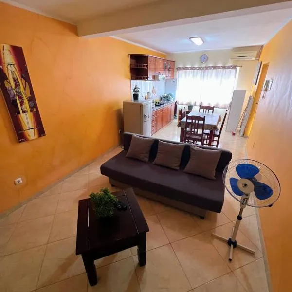 Tropical Breeze Holidays, hotel in Santa Maria