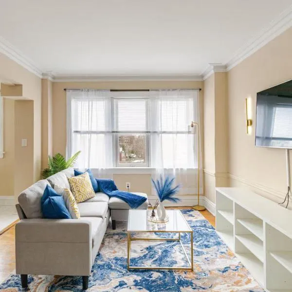 The Cozy Luxe Retreat, Central West End, Hotel in Saint Louis