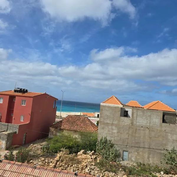 Vila do Maio में, होटल Tropikal Pensao