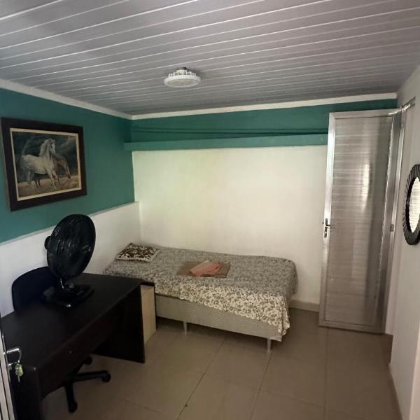 Quarto em vila residencial na urca