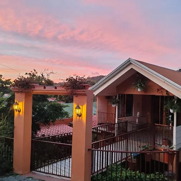 Mi Casa Su Casa Monteverde、モンテベルデ・コスタリカのホテル