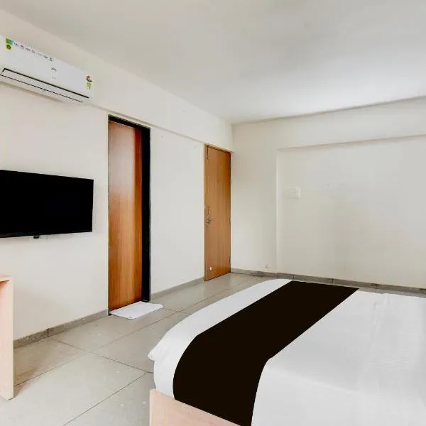 Super Collection O Katraj Bus Stop Formerly Indu Ville: Māngvādi şehrinde bir otel