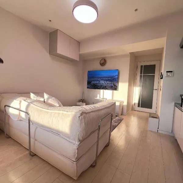 グラディート吉塚駅東، فندق في فوكوكا