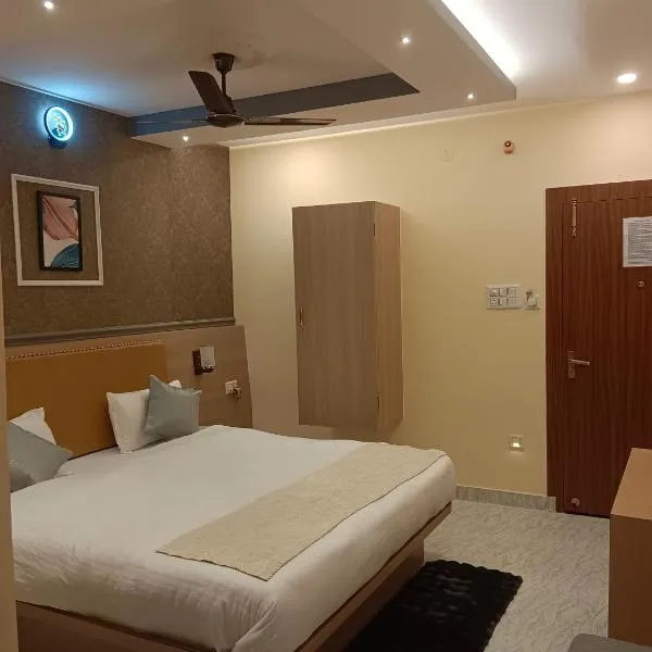 Hotel Tropical Inn near Downtown, hotel u gradu 'Guwahati'