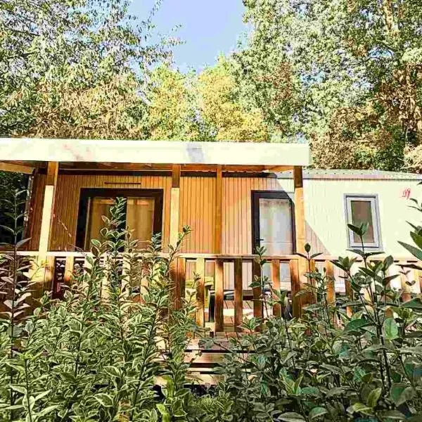 Mobile home Prestige 2 chambres 5-7 personnes, hotel v destinácii Les Rochettes