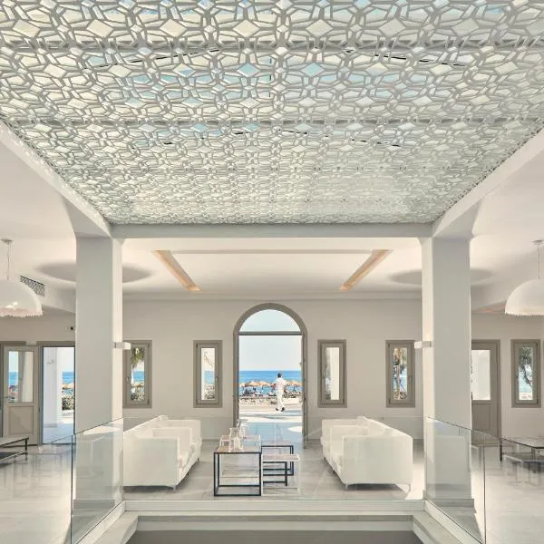 Aqua Blue Beach Hotel, hotel in Perissa