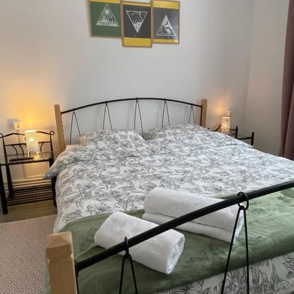 Straja Nest, hotel a Lupeni