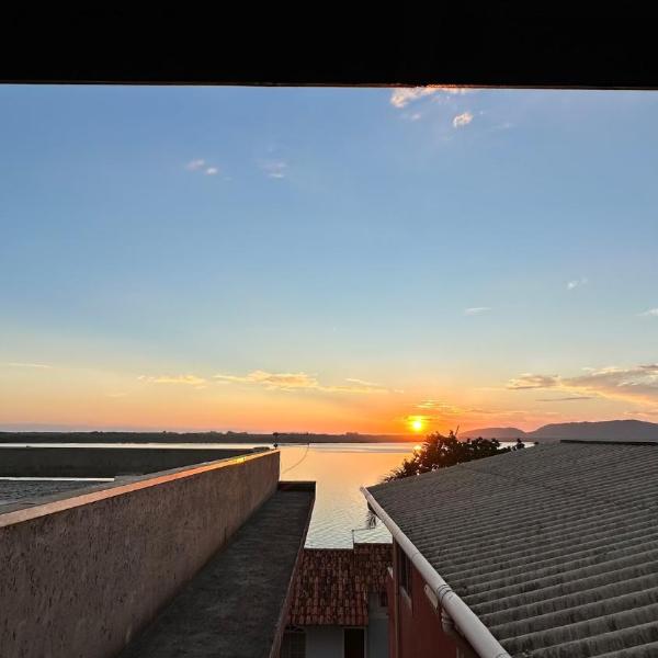 Casa na costa da lagoa