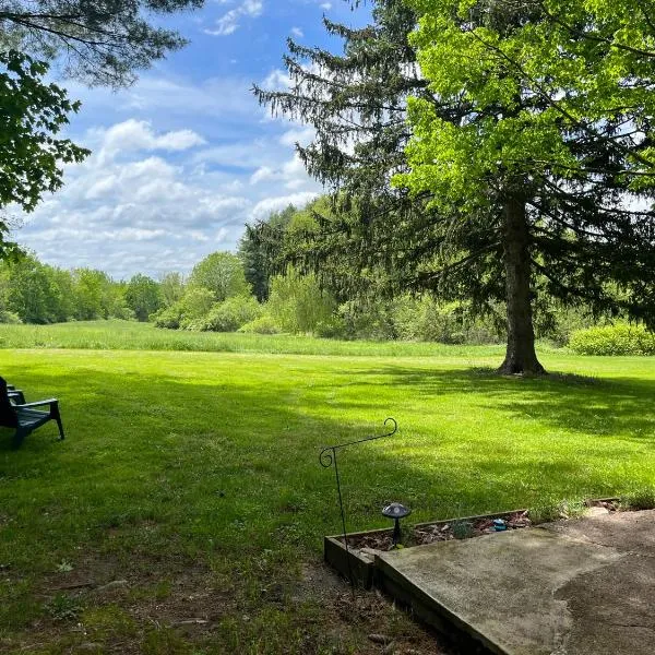 Peaceful Meadow Retreat, hotel a Granby