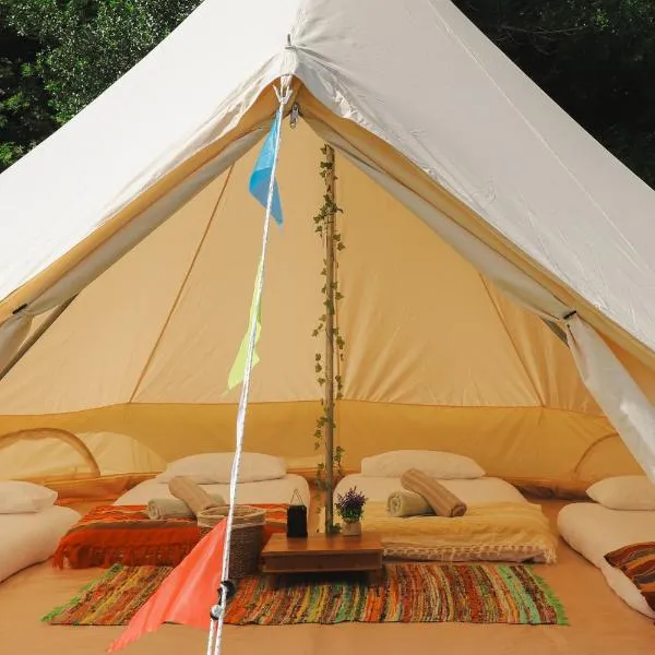 Festival Glamping At The Drum - Glamping Village, hotel di Edinburgh