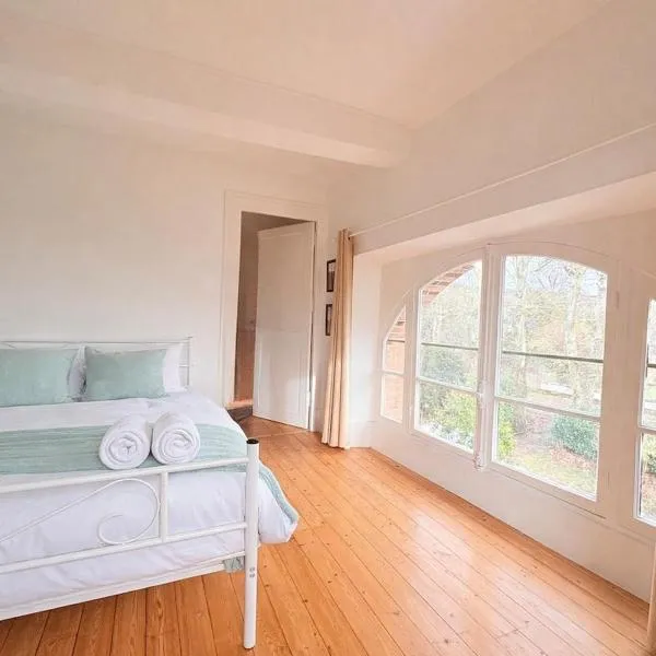 L'Authentic - Appartement spacieux, hotel v mestu Villeneuve-sur-Yonne