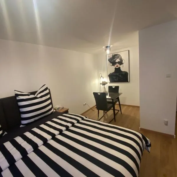 New komplett möblierte Wohnung-Zentral, hotel em Sindelfingen