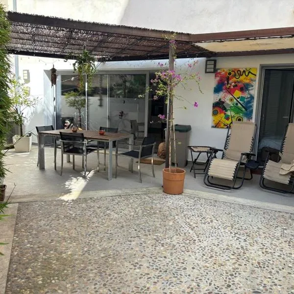 Port de Pollensa में, होटल Spacious open plan ground floor apartment