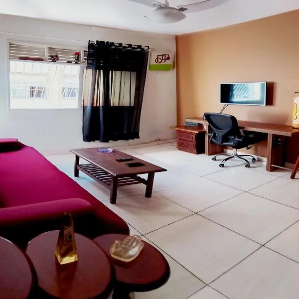 Apto em Jardim da Penha a 700m da Praia de Camburi、ヴィトーリアのホテル