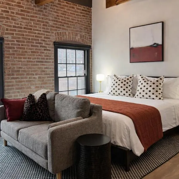 Brick & Bed Riverfront Lofts, T 403, Hotel in Saint Louis