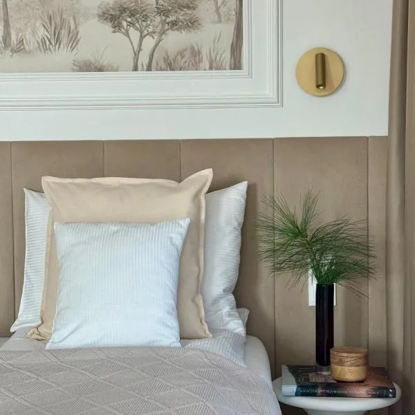 Baltic Infinity Garden Suite 316 - SPA & Pool Access, khách sạn ở Międzyzdroje