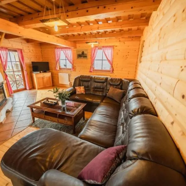 Chatyliptov-Drevenice s 3 spálňami Jasná Liptovská Mara, отель в городе Липтовски-Микулаш