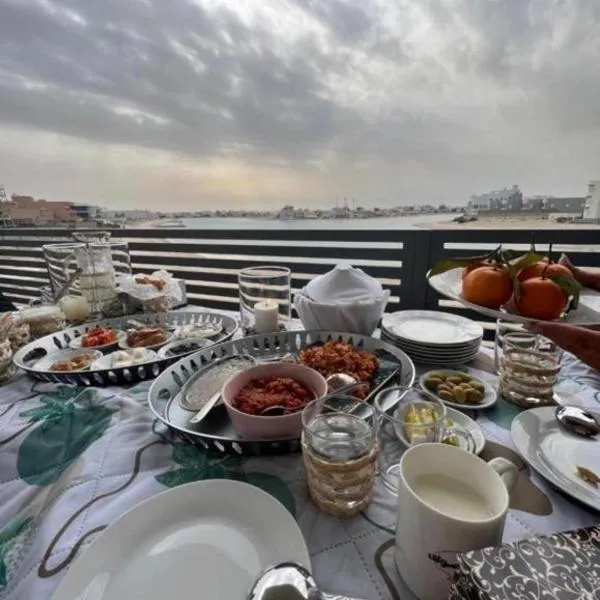 Luxury B3 Chalet COMO, ξενοδοχείο σε Al Khiran