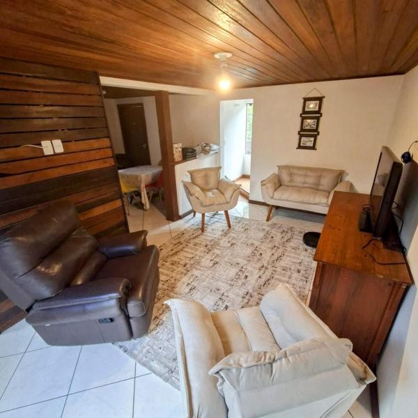 Quiet house in a family condominium in Lagoa
