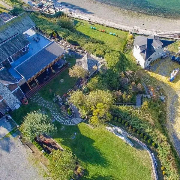 Camano Island Inn، فندق في Camano