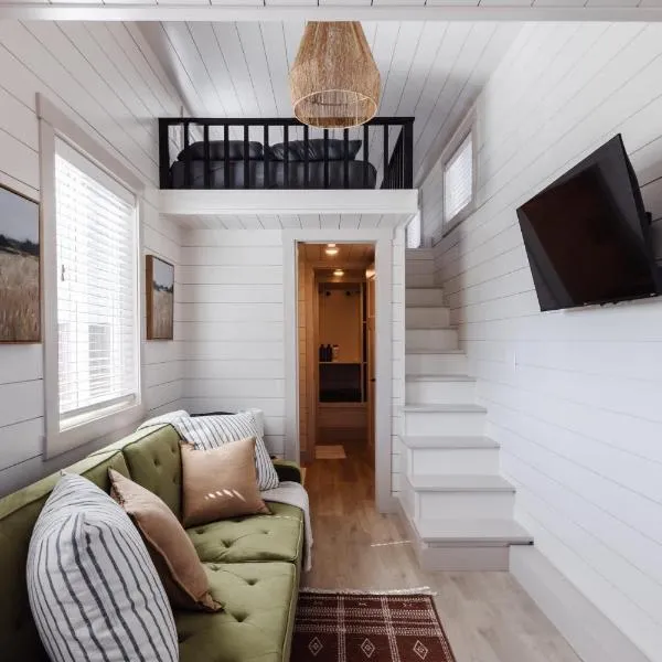 Apple Valley में, होटल Convient tiny home private deck