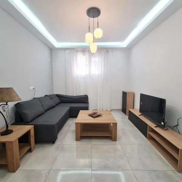 Family apartment at the center of Piraeus: Pire'de bir otel