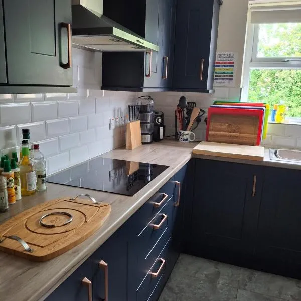 Viola Villa - Craigavon 4 Bed House for 6 Guests, hotel sa Craigavon