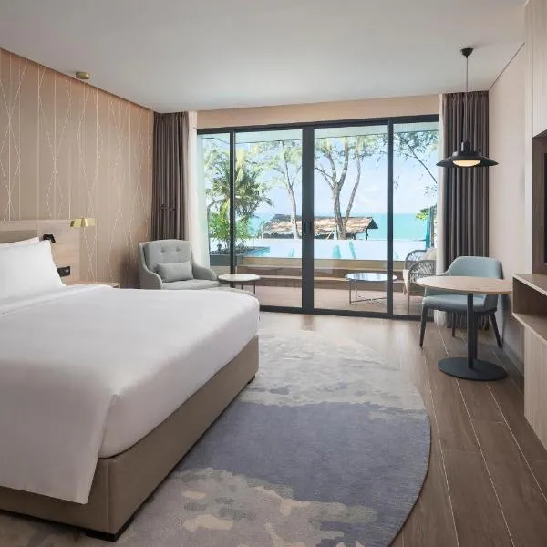 Radisson Blu Resort, Phuket Mai Khao Beach, hotel v destinácii Mai Khao Beach