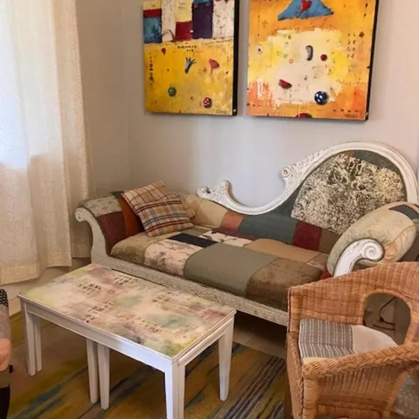 파월 리버에 위치한 호텔 Cozy ,artistic cottage in a garden setting close to the beach and hiking trails.