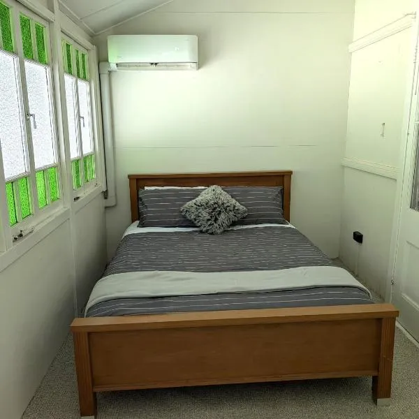 Bring - Truck & Work Crew - Basic but functional, hotel i Morayfield