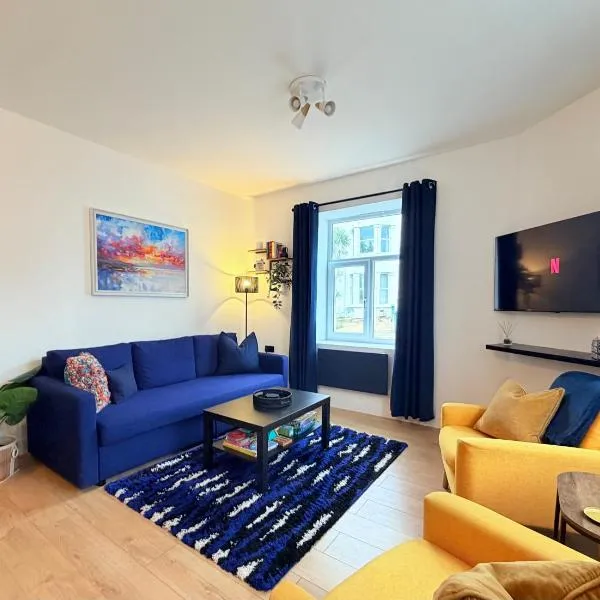 Spacious Preston Circus Flat - Great for Family, Group, Couples - Close to Station, khách sạn ở Brighton & Hove