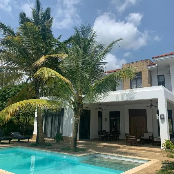 Coastal Villa Kilifi Creek Mandharini, hotel u gradu Kilifi