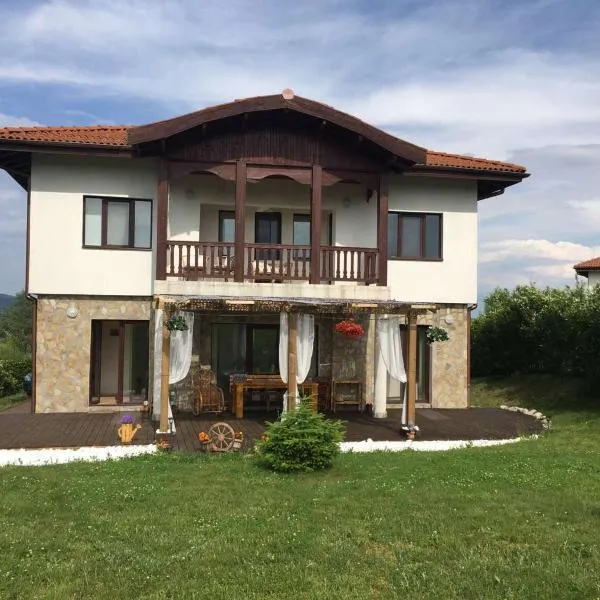 Villa Dreams in Golf Club Ibar, hotell i Dolna Banja