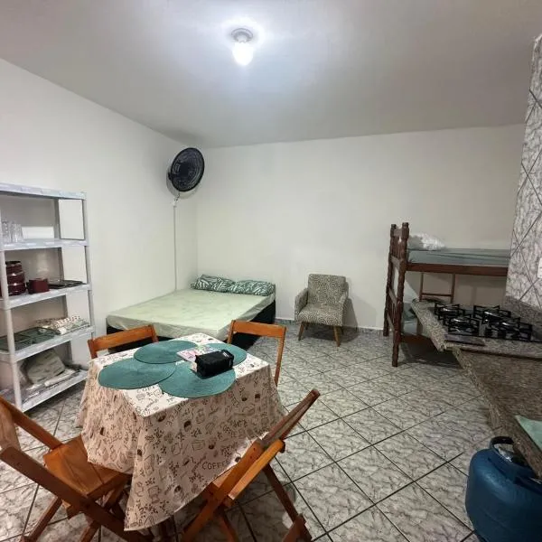 Kitnet Estrela do Mar, hotel v destinaci Peruíbe