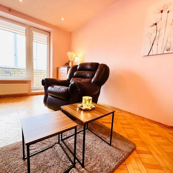 SPACIOUS Apartment in the SUN CITY, hotel v destinácii Šiauliai