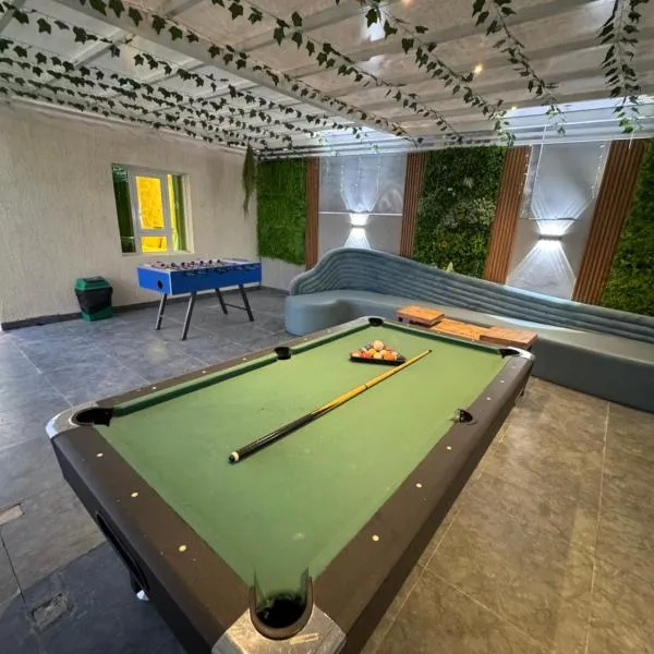 Private farm Pool games Ras alkhaimah, hotell i Maghribīyah