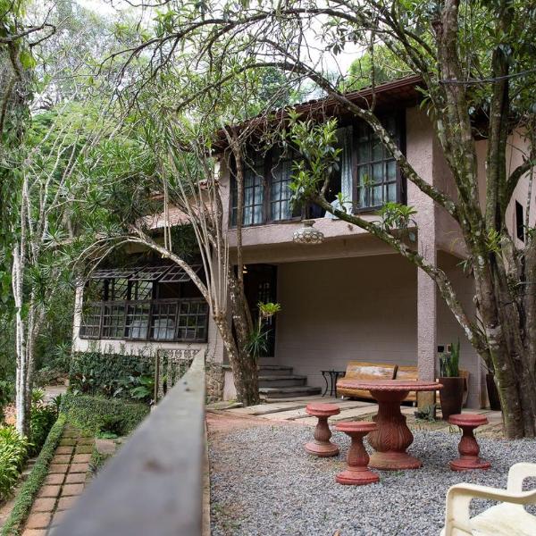 Casa Pet Friendly c 3 suites, Lareira e Natureza