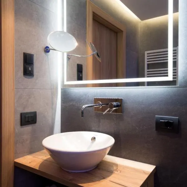 La Tambra - Residence - Central with Restaurant, hôtel à Santa Cristina Valgardena