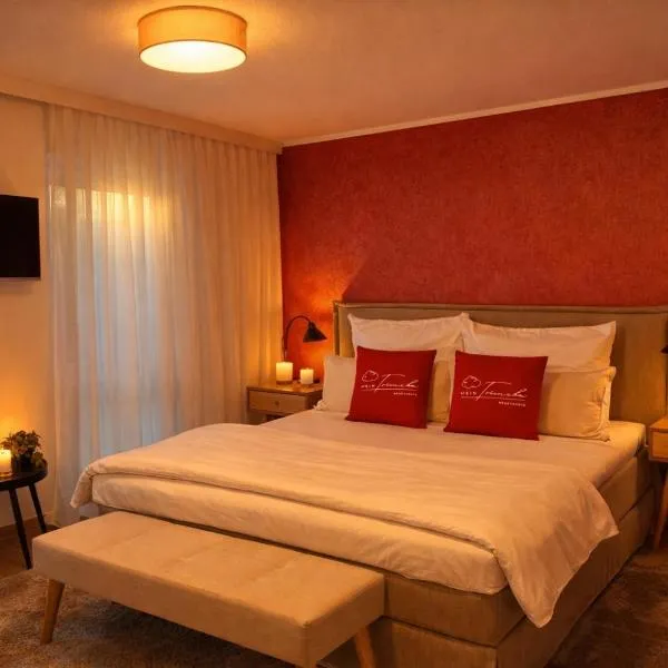 Mein Träumchen Apartements- 4 Rot stillvoll und zentral übernachten, hotel u gradu Bielefeld