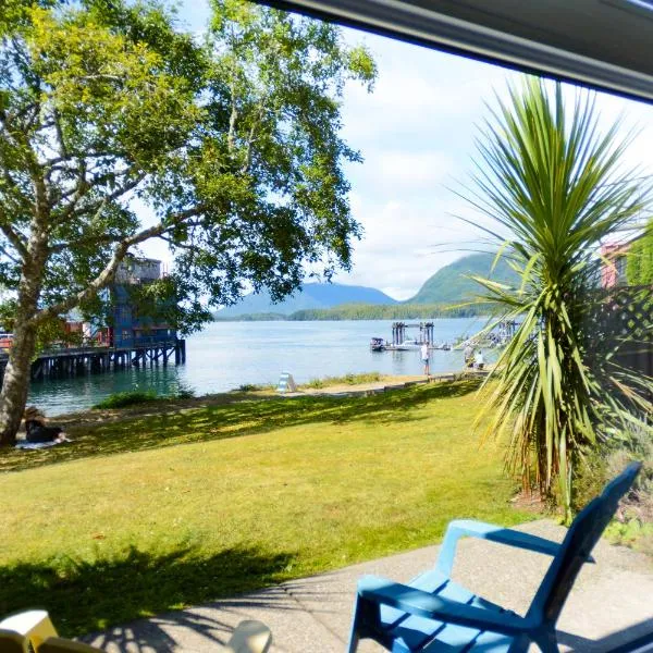 Island Village Properties at Fred Tibbs, hotel di Tofino