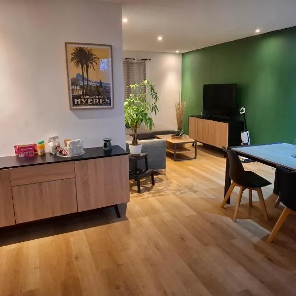Green Vibes haut de maison de 75m2, hotel in Hyères