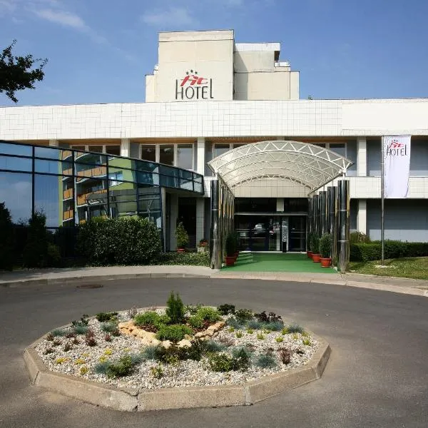 Hotel FIT, hotel en Chvalčov