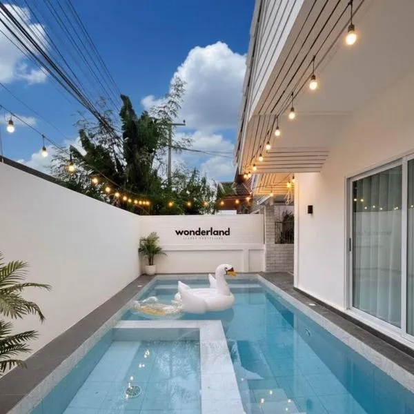 Wonderland Moonstone 4 Bedroom Luxury Pool Villa, hotel i Pattaya Syd