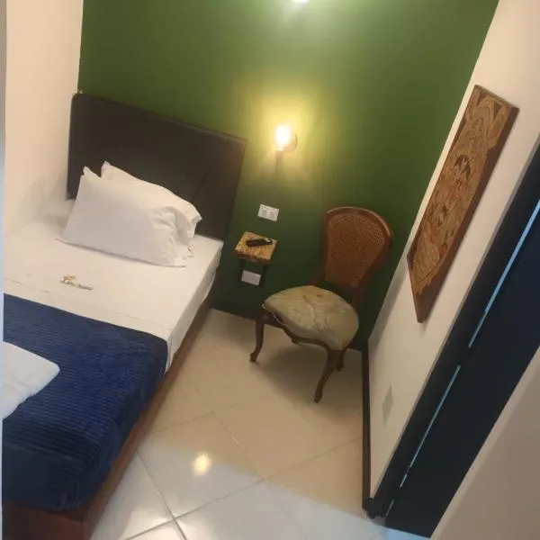 Casa Los Naranjos Hostal, viešbutis mieste Madeljinas