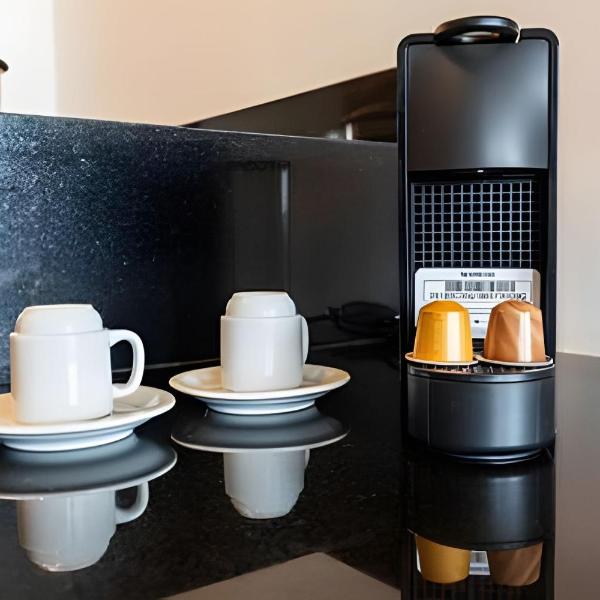BHaus Faria Lima VN Millennium - Vila Olimpia - Apartamento Deluxe com Varanda - Vista Incrível - 26o andar - Condomínio Alto Padrão - Serviço de bagagem - Recepção 24h - Lavanderia - Piscina Coberta e Descoberta - Academia - Vista Incrivel - ml26 - Foto 3
